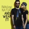 T-shirt cotone biologico uomo donna T-shirt bio Men's Ribbon-eel black T-Shirtt raffigura una bellissima Murena Nastro Azzurro, una murena tropicale fotografata dal fotografo Luca Crudeli.