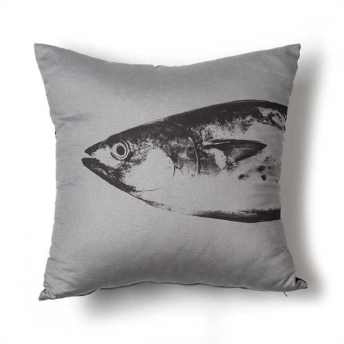 PILLOW TUNA raffigura un tonno, 100% cotone AZO free
