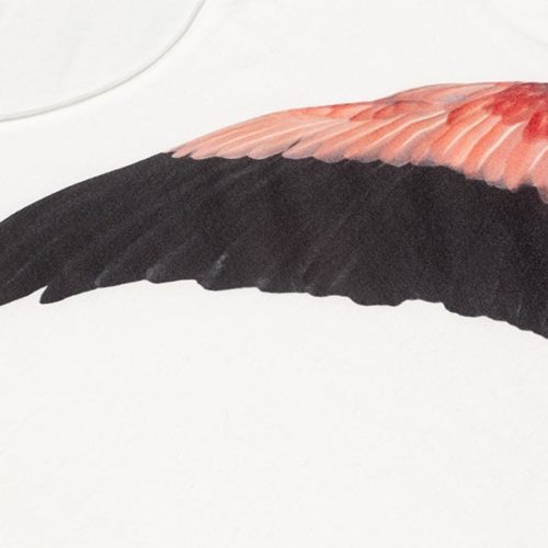Women’s Flamingo White T-Shirt con l'ala di un Fenicottero rosa. Realizzata in Tessuto con 100% cotone OEKO-TEX 105 gr/m2